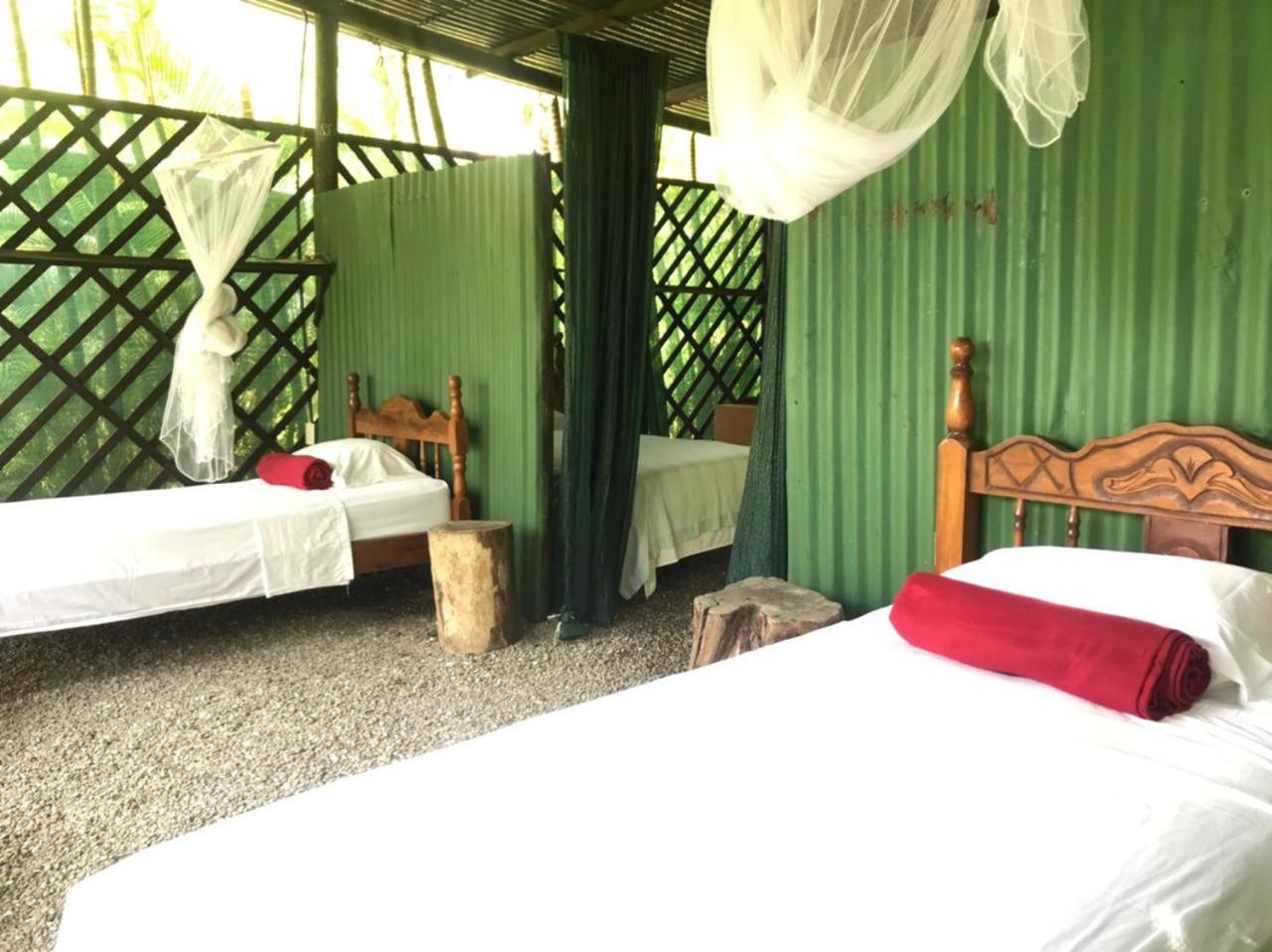 Mal Pais Surf Camp 호텔 Playa Santa Teresa  외부 사진