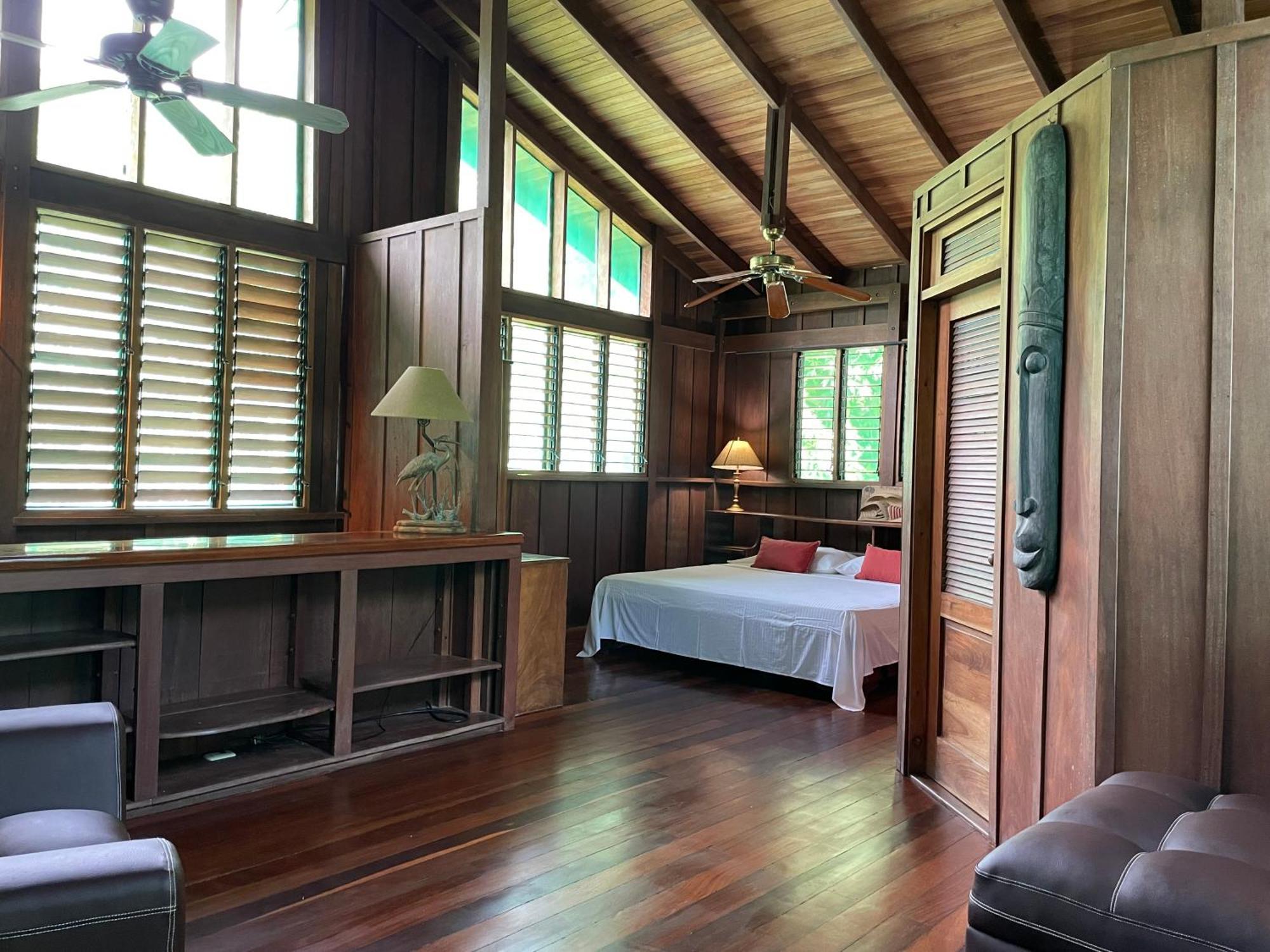 Mal Pais Surf Camp 호텔 Playa Santa Teresa  외부 사진