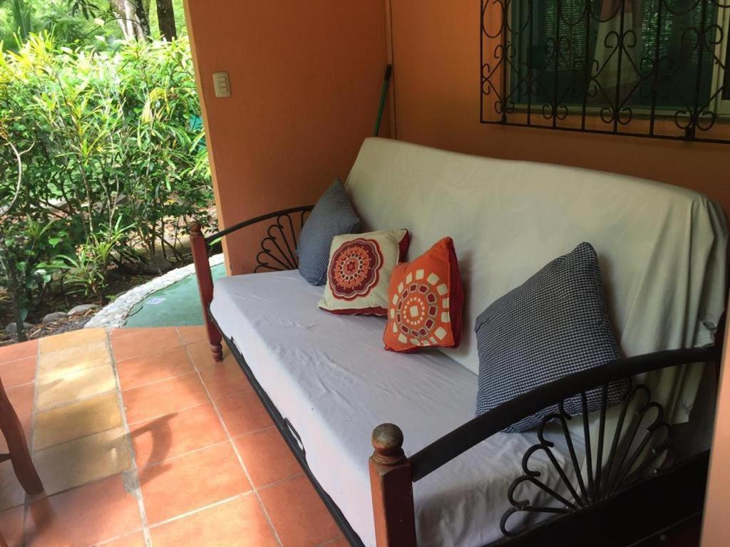 Mal Pais Surf Camp 호텔 Playa Santa Teresa  외부 사진