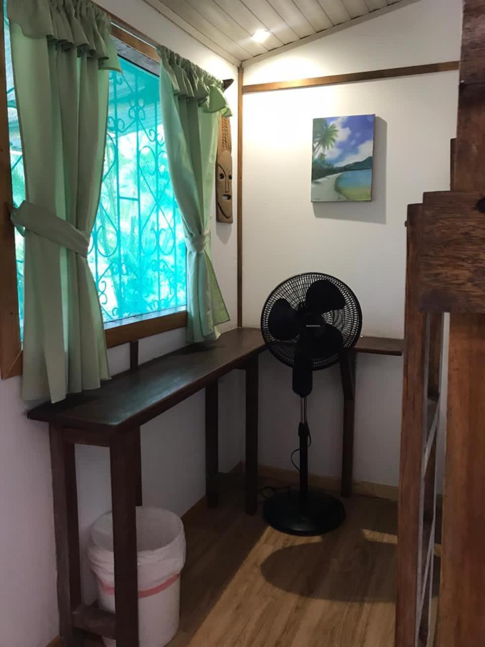Mal Pais Surf Camp 호텔 Playa Santa Teresa  외부 사진