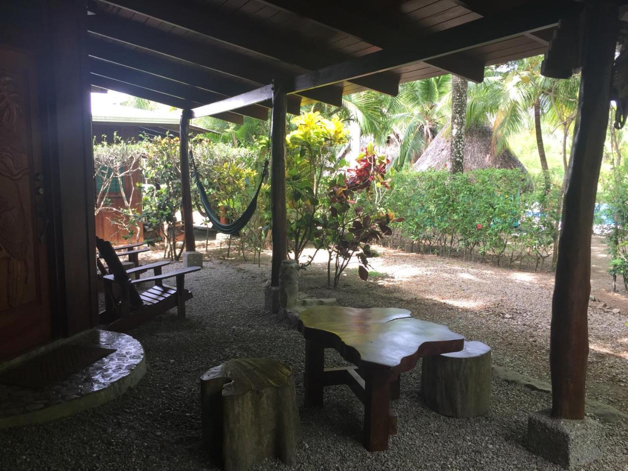 Mal Pais Surf Camp 호텔 Playa Santa Teresa  외부 사진