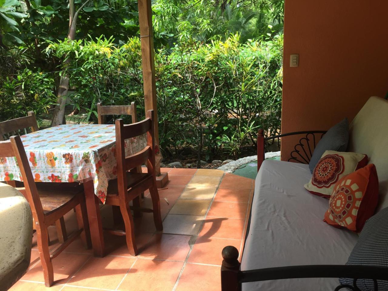 Mal Pais Surf Camp 호텔 Playa Santa Teresa  외부 사진